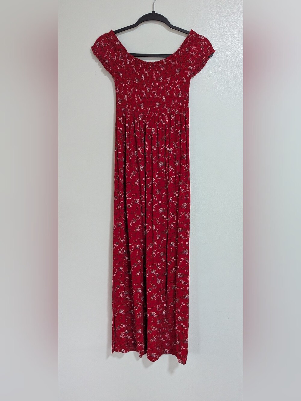 Aeropostale Size M Red Ditsy Floral Smocked Off-Shoulder Maxi Dress
